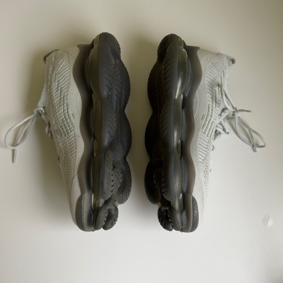 Air Max Scorpion Flyknit 'Light Silver Bronzine' 2023 - Picture 7 of 10